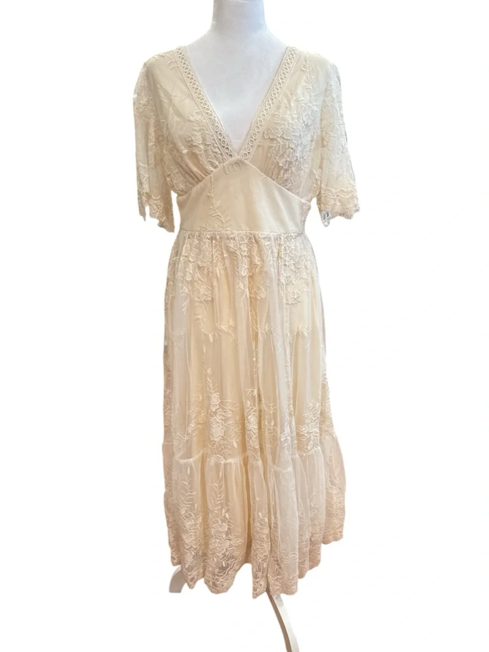Baltic Born Clarissa Lace Vintage Cream Midi Dress size medium NWT - Picture 2 of 9